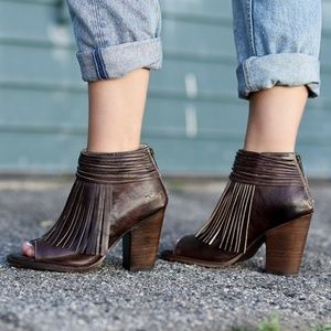 NIB Bed Stu Olivia Size 11